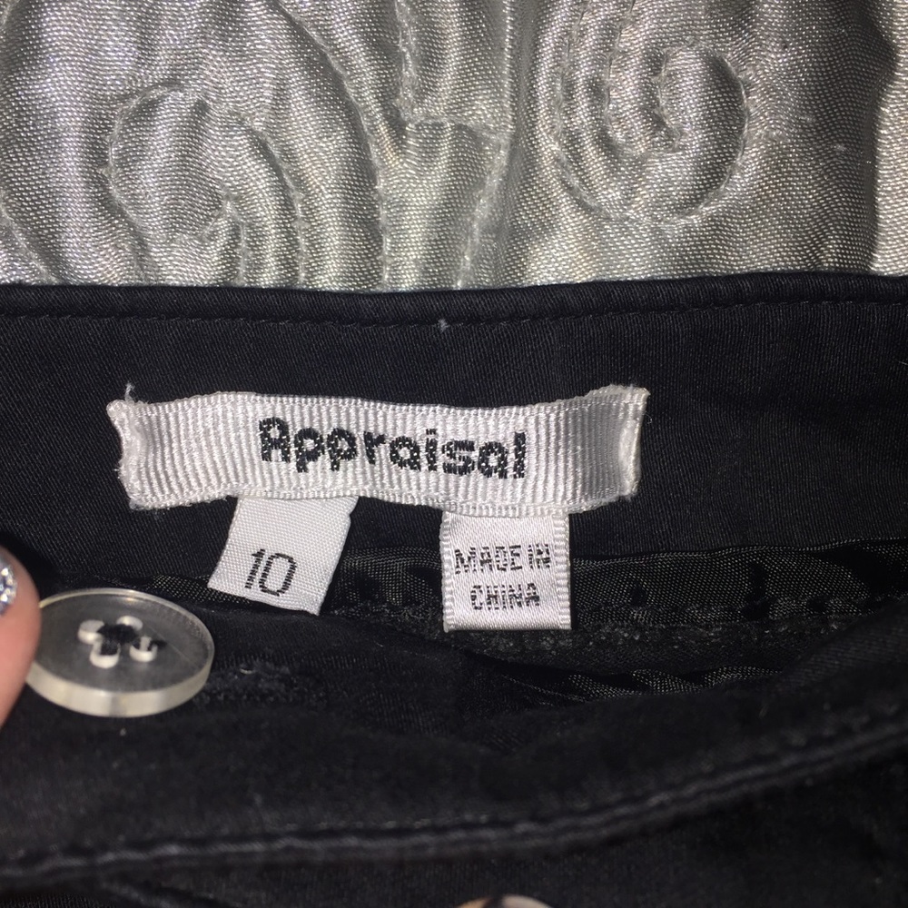 Appraisal Capris - Picture 3 of 3